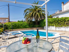  Holiday Home Puig Dels Daus  Калонже